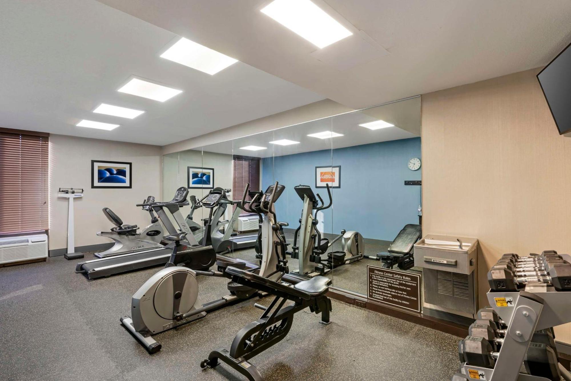 Best Western New Albany Buitenkant foto