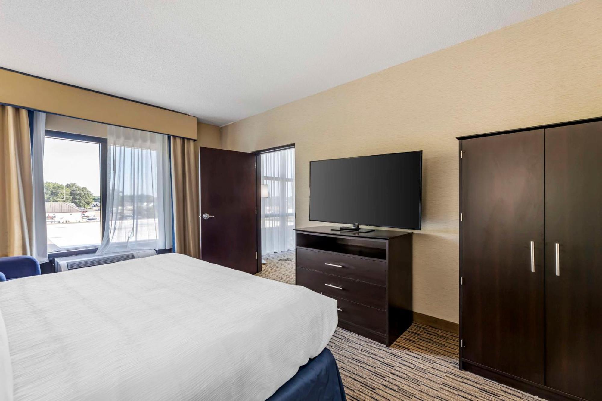 Best Western New Albany Buitenkant foto